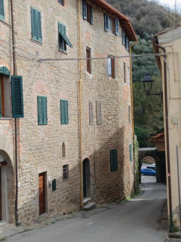 Castle Apartment Aga Uzzano Luaran gambar